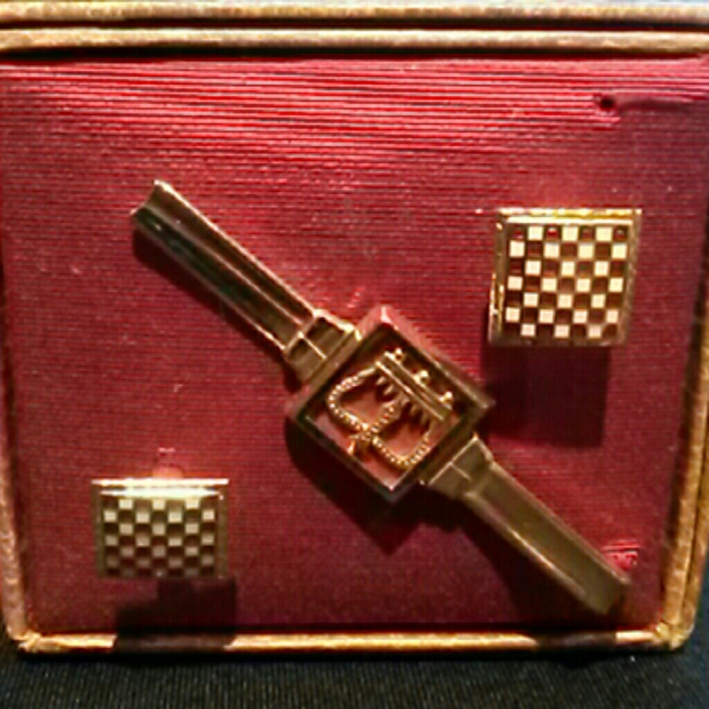 VINTAGE CUFFLINKS